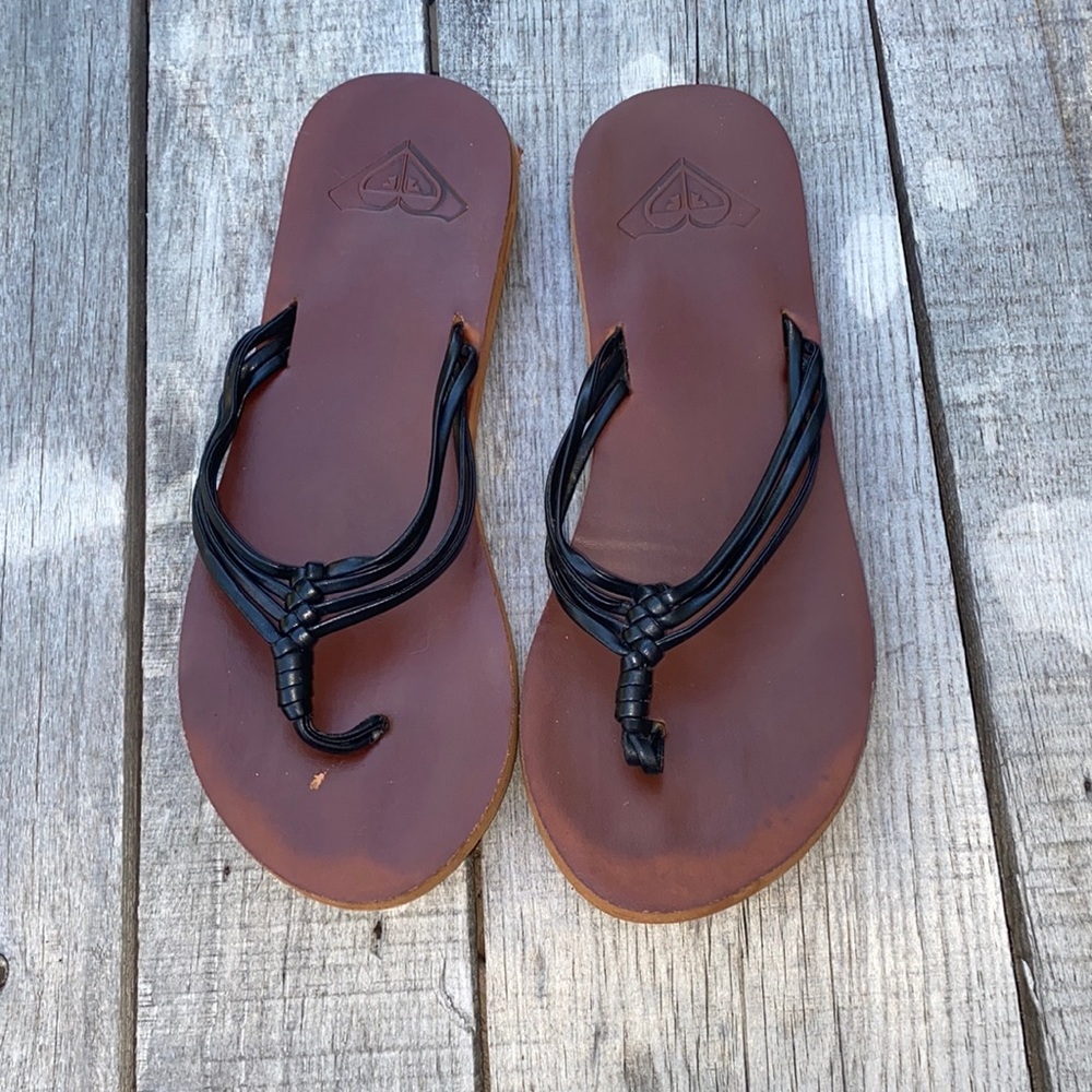 Gently Used Roxy Black and Brown Shoe Sandals